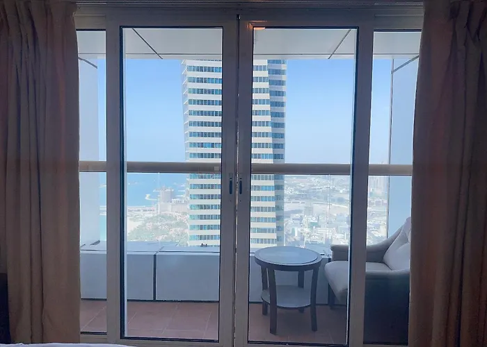 Ensuite Rooms In Coliving Apartments In Marina